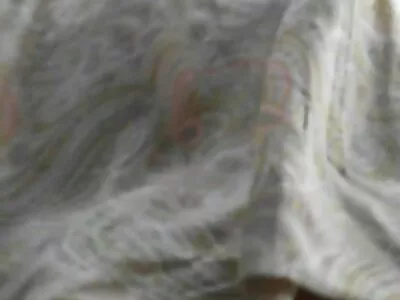 Azijietis entuziastingai čiulpia mažą išsigimusio vaikino gaidelę.