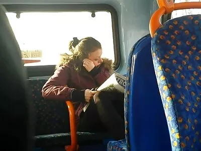 Nuoširdūs studentai smeigia sau į užpakalį.