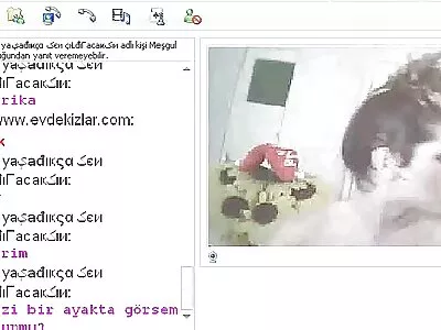 Juodaplaukė azijietė japonę įdėjo į pūlingą vėžiu.