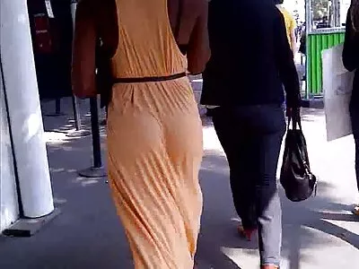 Mokytojas praktiškai sumušė mokinį į rožinį plyšį.