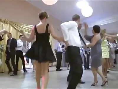 Big asilas jauniklis nurytas pūlingas kakun.