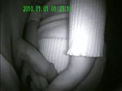 Chica išskleidžia bandeles aistringam analiniam seksui.