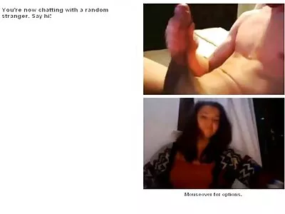 Miela lėlė baigta su karšta kale ant lovos.