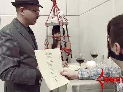 Jautė seksualinę trauką šiai blondinei.
